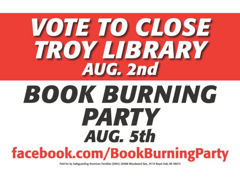 ¡Cierra la biblioteca, quema los 
libros!